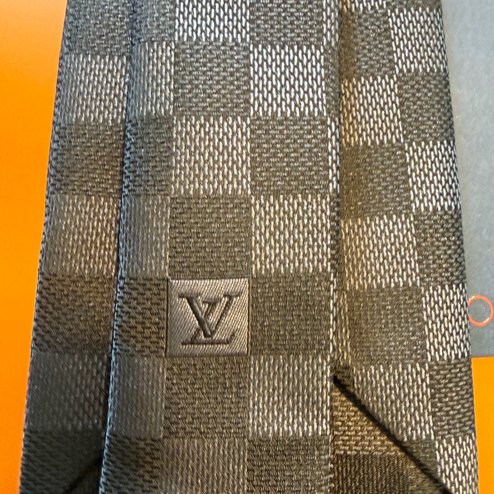 Louis Vuitton Tie - Picture 2 of 7